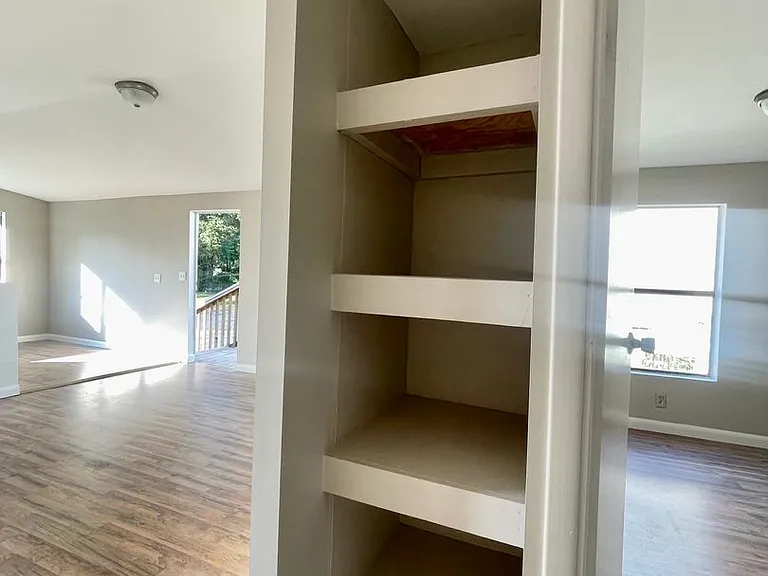 100 Mastin Lake Way NE — Photo 6