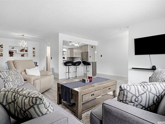 5th image of 4064 Montague STREET
