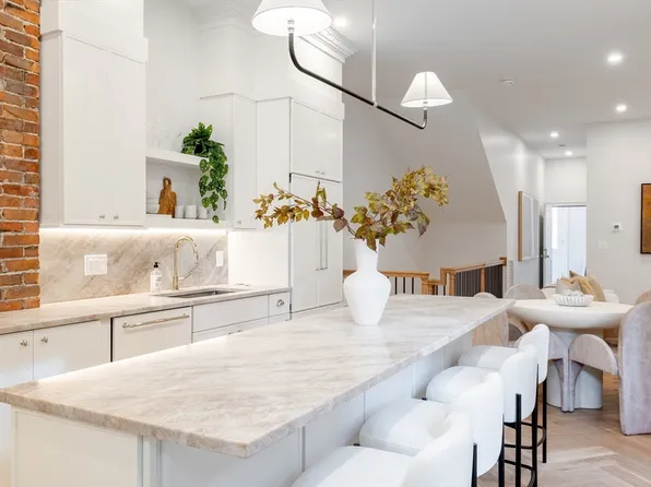 34 Pearl St #1, Cambridge, MA 02139