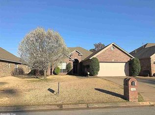 135 Margeaux Dr, Maumelle, AR 72113