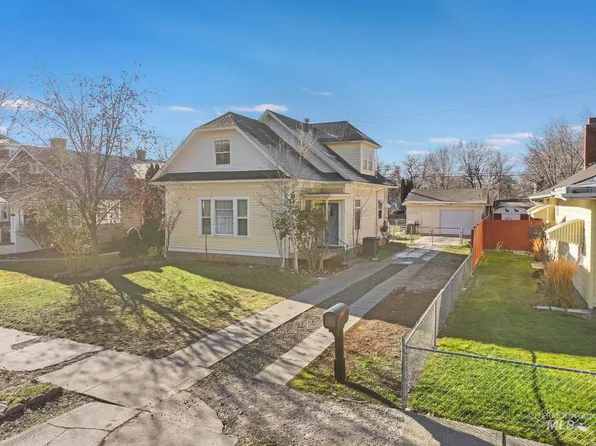 242 8th Ave E, Twin Falls, ID 83301