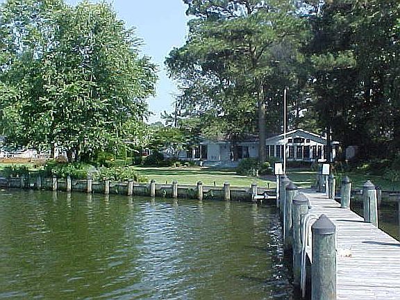 Private pier w/boat lift & jetski lifts