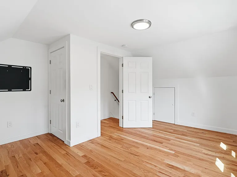216 Broadway #2 — Photo 26