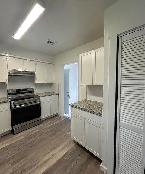 1724 NW 49th St — Photo 16