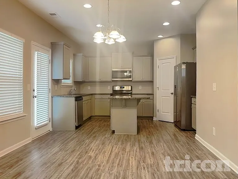 307 Arbor Cir — Photo 4