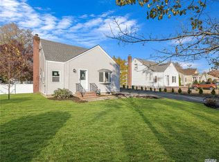 23 Helena Ave, Bethpage, NY 11714