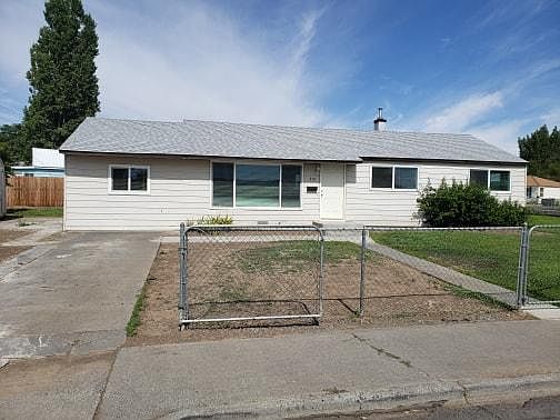 2nd image of 210 W Knolls Vista Dr