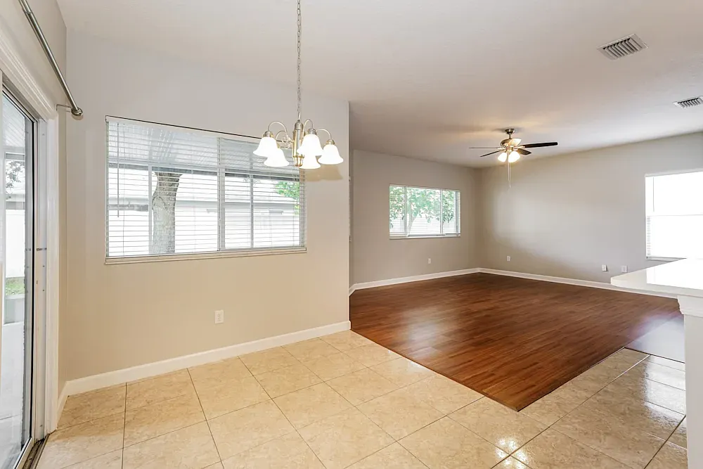 3 bed, 2154 sqft, $1,300 — Photo 3