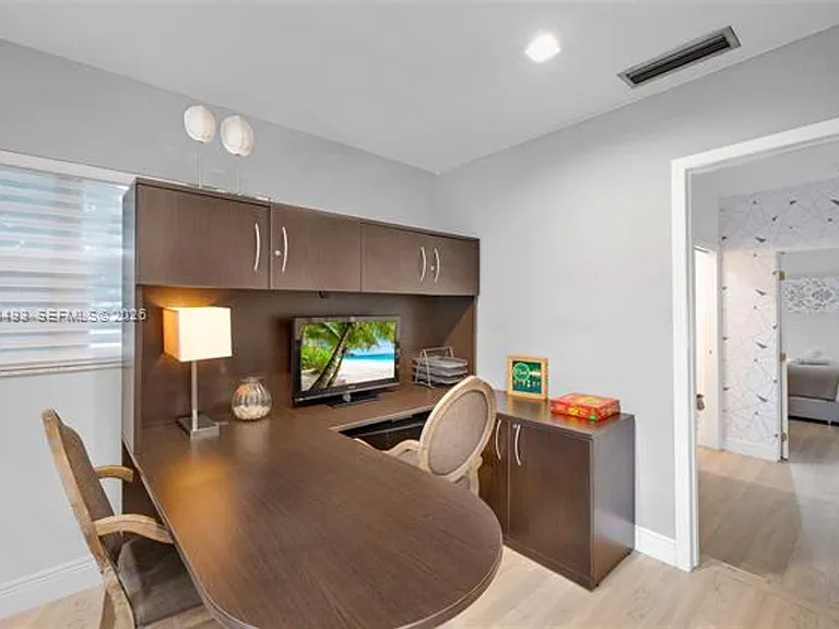 7711 Coquina Dr — Photo 15