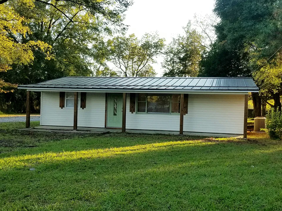 1300 Edgewood Dr