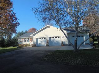 6472 Penrose Rd, Fulton, IL 61252