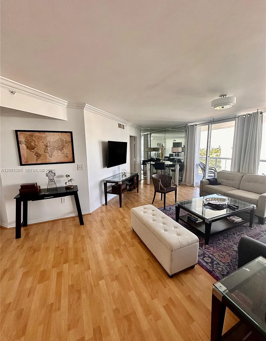 La Gorce Palace Condo — Photo 3