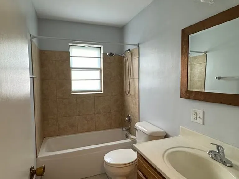 2301 W Lawrence Ave #1 — Photo 1
