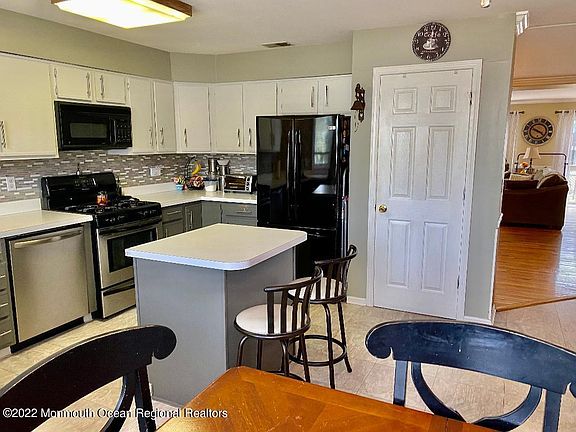 2nd image of 212 Azalea Ct #21K2