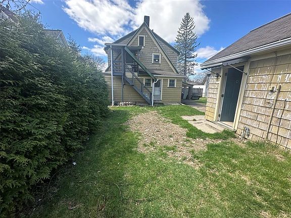 4th image of 163 Ackley Ave