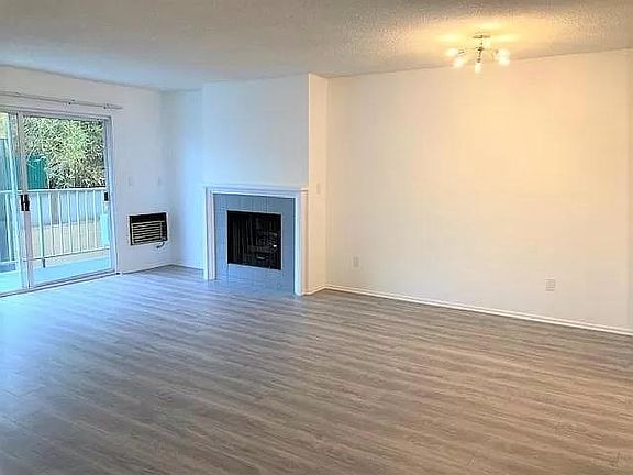 5th image of 4470 S Centinela Ave #4