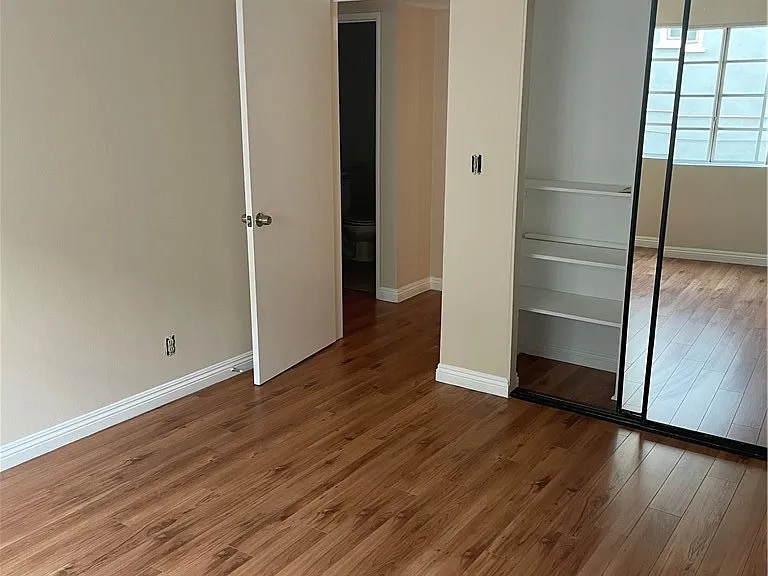 14758 Magnolia Blvd #102 — Photo 9