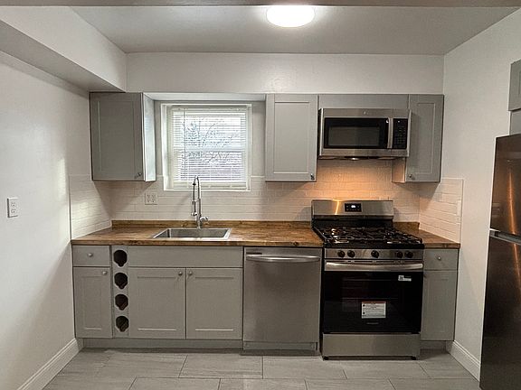 3rd image of 4216 Oneida Ave Floor 2