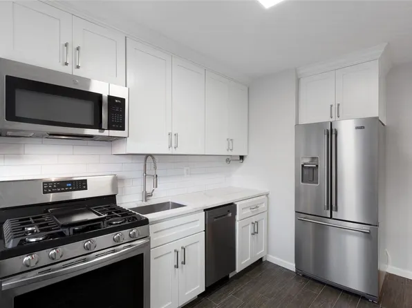 75-11 217 Street 2nd Fl, Bayside, NY 11364