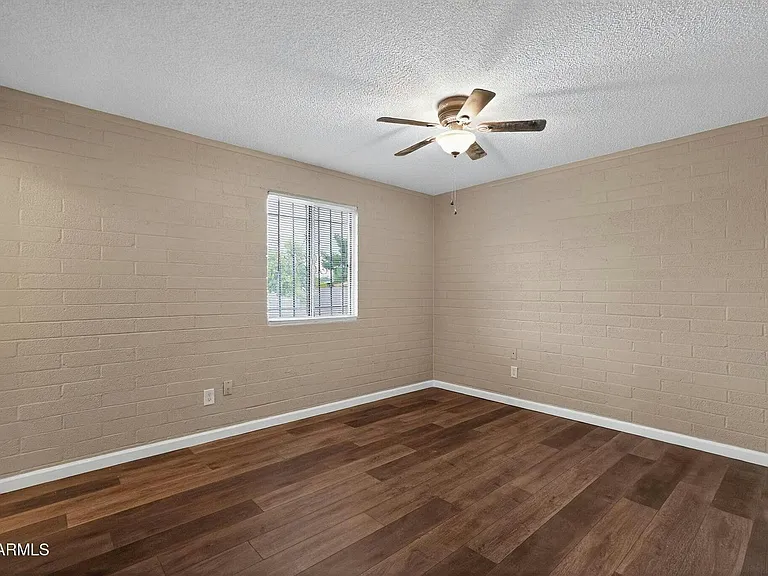 4127 N 74th Ave — Photo 16