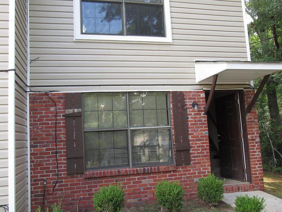 2nd image of 1352 Harris Rd APT D
