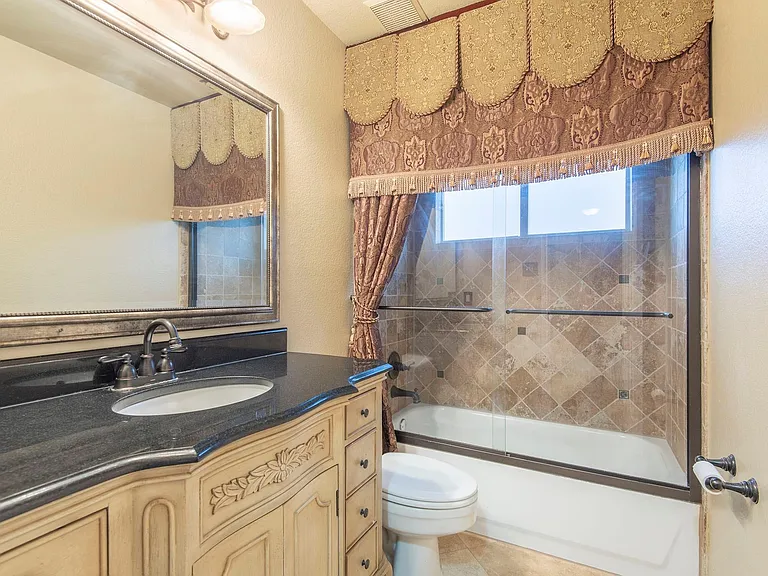 1169 London Dr — Photo 19