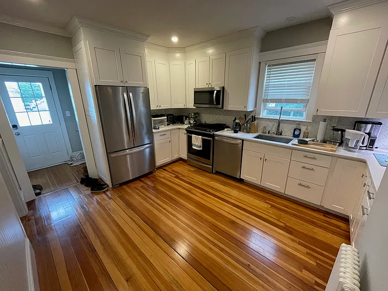 92 Surrey St #92 — Photo 3