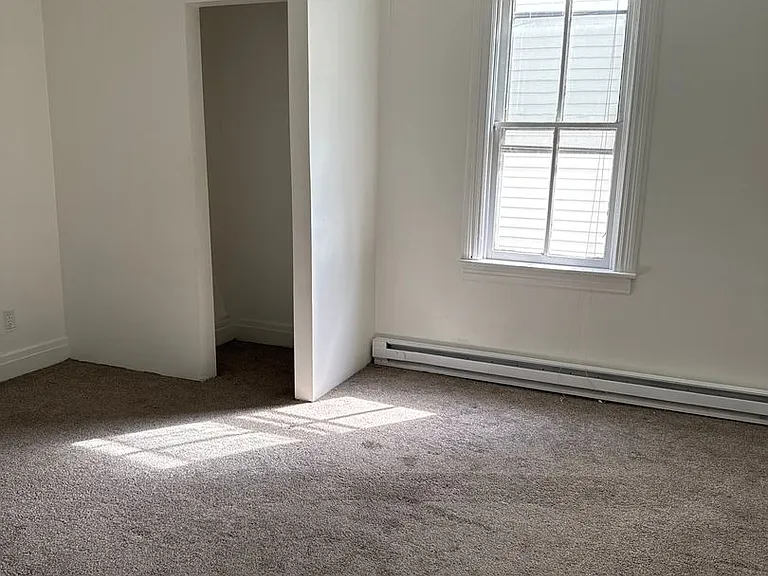 124 Pershing Ave — Photo 6