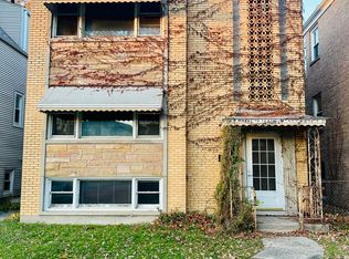 5030 W Roscoe St, Chicago, IL 60641