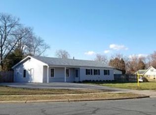 305 Tompkins Ln, Waldorf, MD
