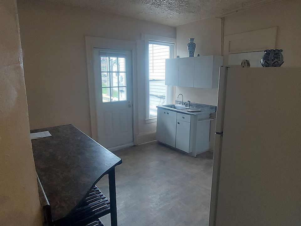 1st image of 215 N Franklin St #2