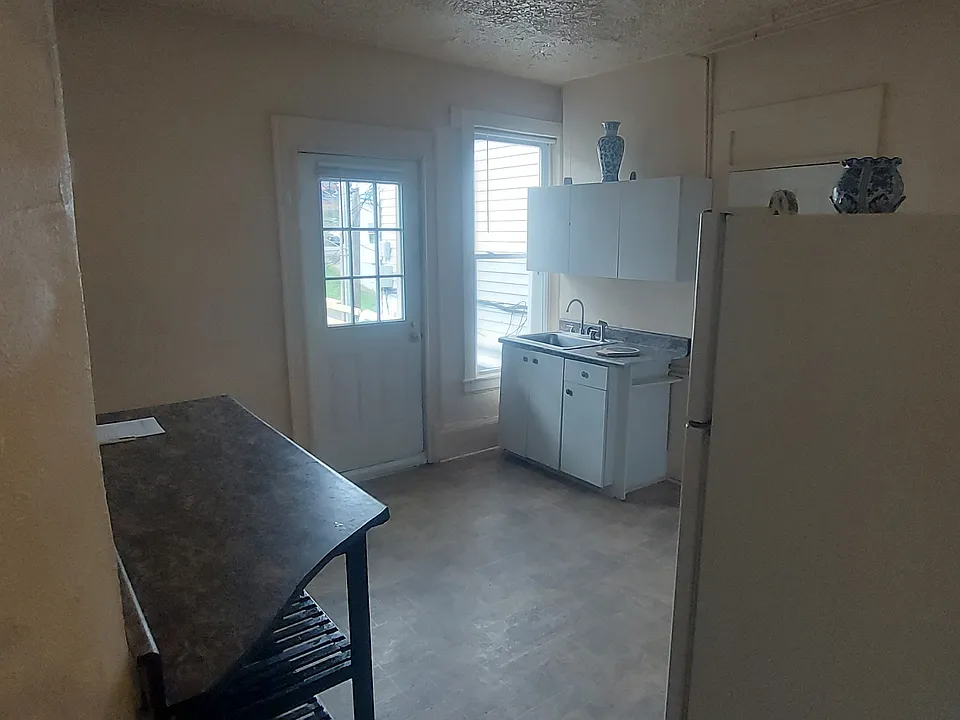 215 N Franklin St #2