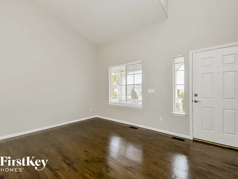 8308 Brook Valley Dr — Photo 2
