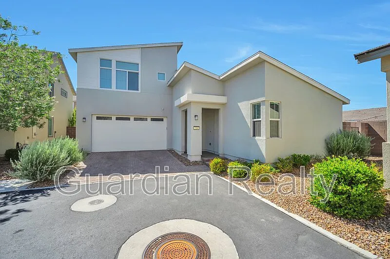 3 bed, 2.5 bath, 1985 sqft, $2,800 — Photo 1