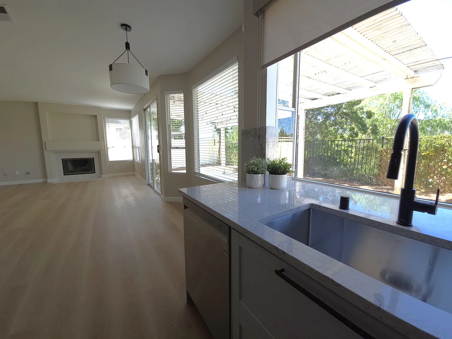 3 bed, 2.5 bath, 1996 sqft, $4,850 — Photo 1
