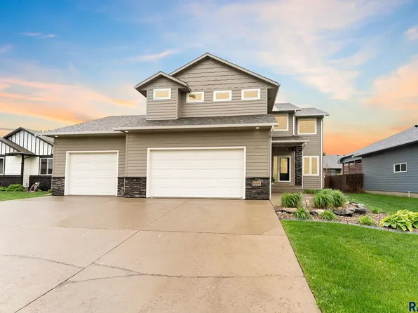 8005 W Lancaster St, Sioux Falls, SD 57106
