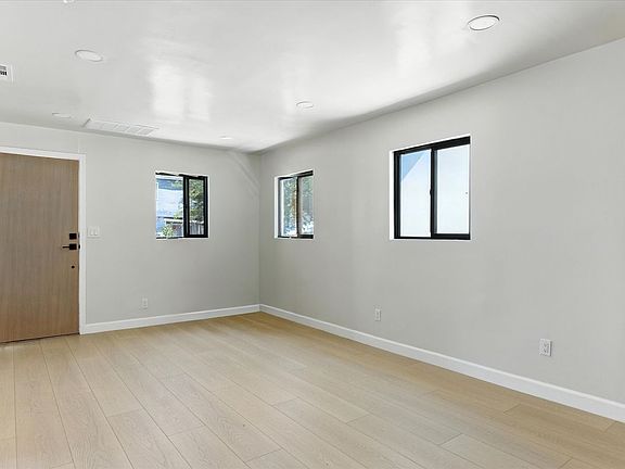 5th image of 1170 N Wilton Pl