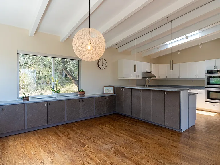 1145 Harrison St — Photo 17