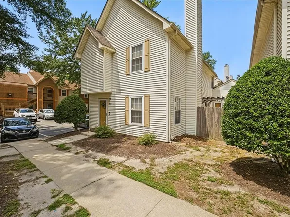 832 Gas Light Ln, Virginia Beach, VA 23462