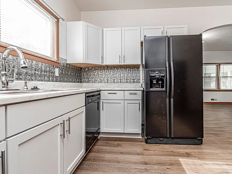 118 E Pine St — Photo 11