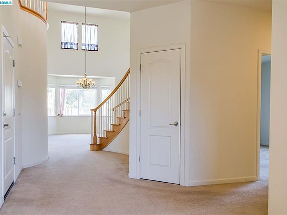 2nd image of 818 Sunny Glen Ct