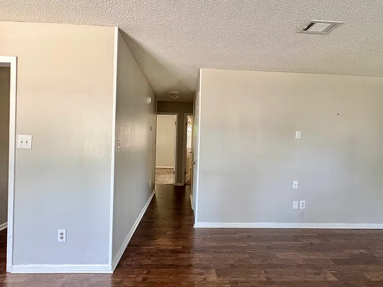 Hall to go to bedrooms from the living space