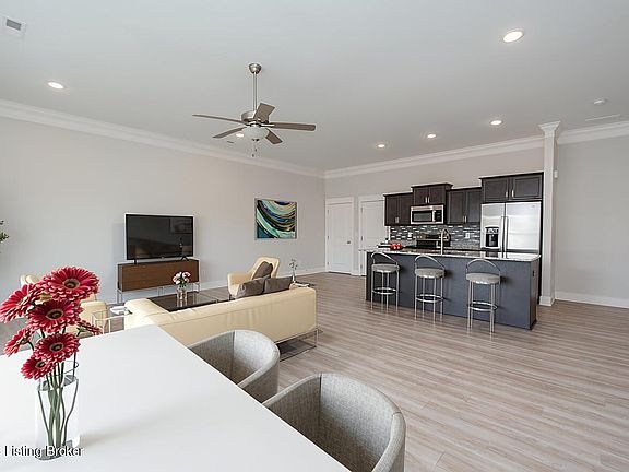 3rd image of 5008 Woodridge Lake Blvd