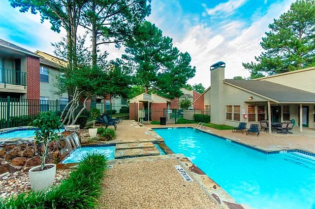 Sparkling Swimming Pool with Heated Jacuzzi and Beautiful Fountains