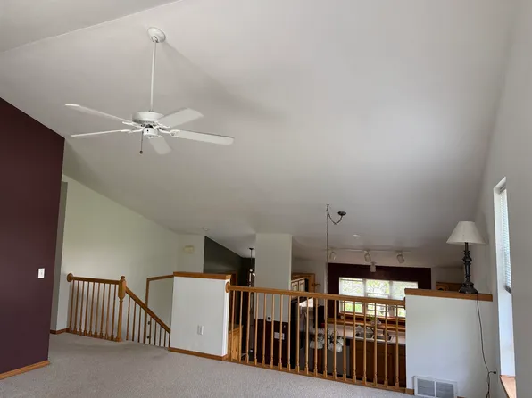 819 Spellman St, Mount Horeb, WI 53572