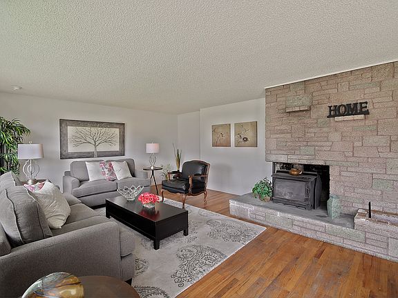 5th image of 4430 94th Pl NE