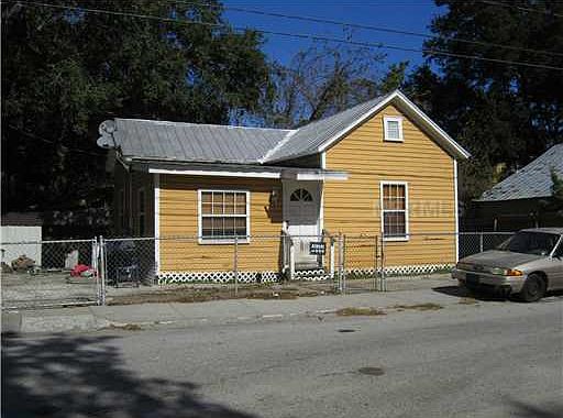 1st image of 105 W Gladys St