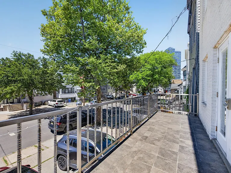 14 Elizabeth St #1 — Photo 21