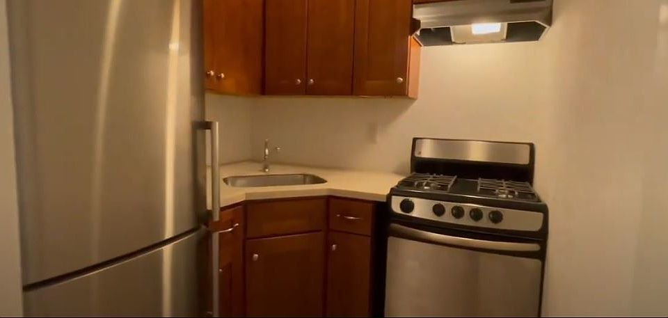 1st image of 228 4th Ave APT 3L