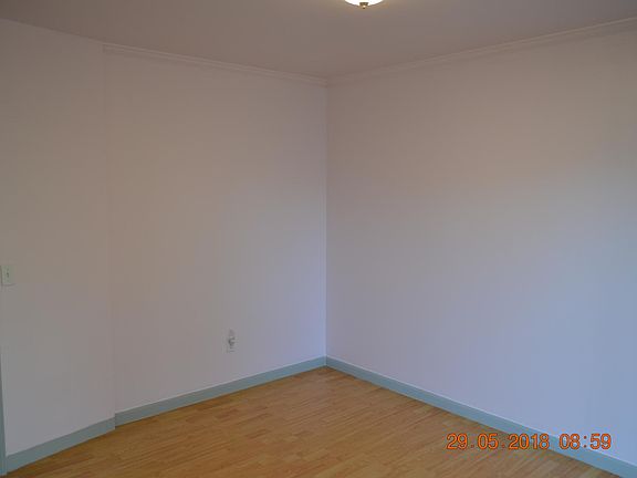 5th image of 132 Irvington St
